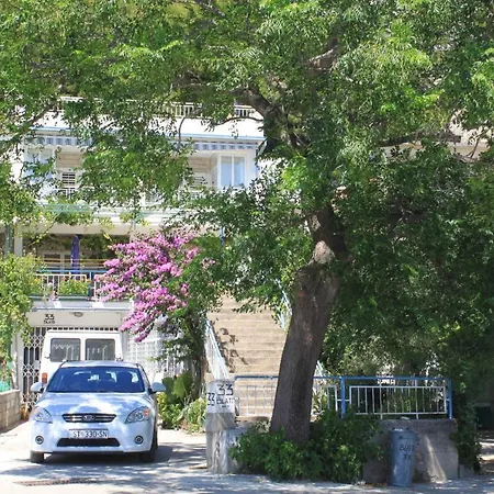 6857a * Tučepi