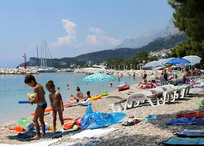 6857a Tučepi